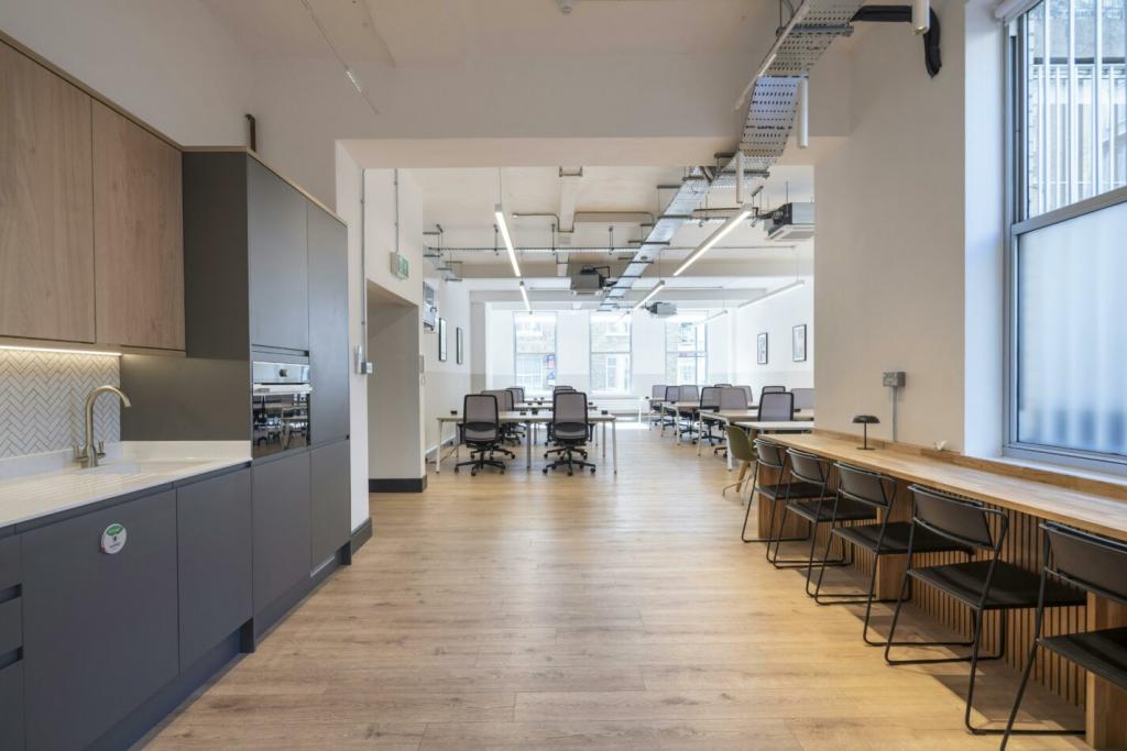 £67.50 per sq ft – 15-17 St Cross St, Clerkenwell, London EC1N 8UW – Office Space for Lease