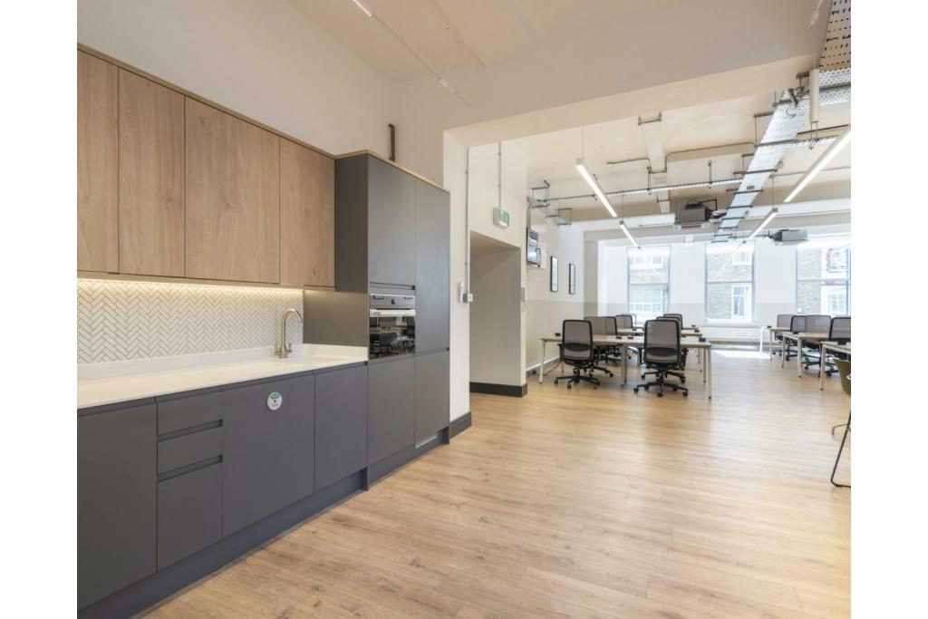 £67.50 per sq ft – 15-17 St Cross St, Clerkenwell, London EC1N 8UW – Office Space for Lease