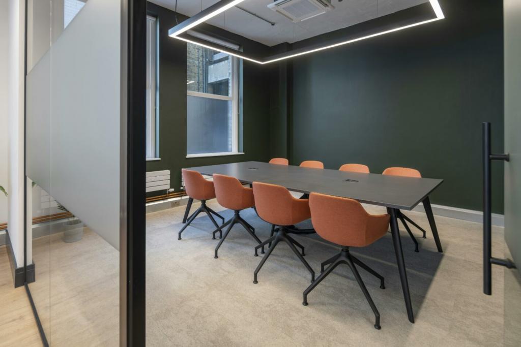 £67.50 per sq ft – 15-17 St Cross St, Clerkenwell, London EC1N 8UW – Office Space for Lease