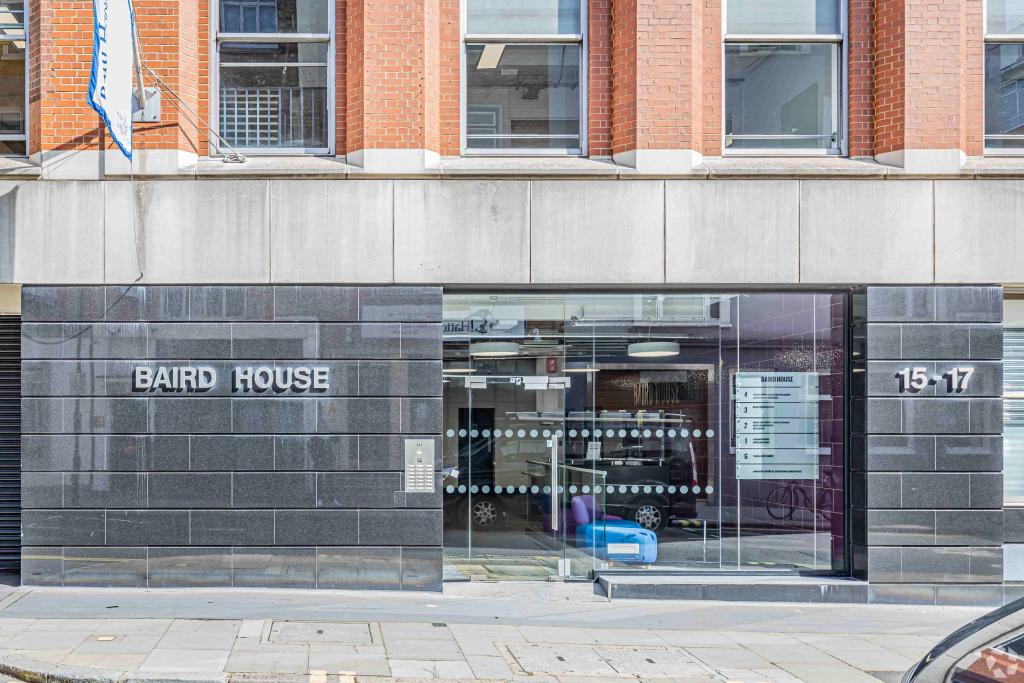 £67.50 per sq ft – 15-17 St Cross St, Clerkenwell, London EC1N 8UW – Office Space for Lease
