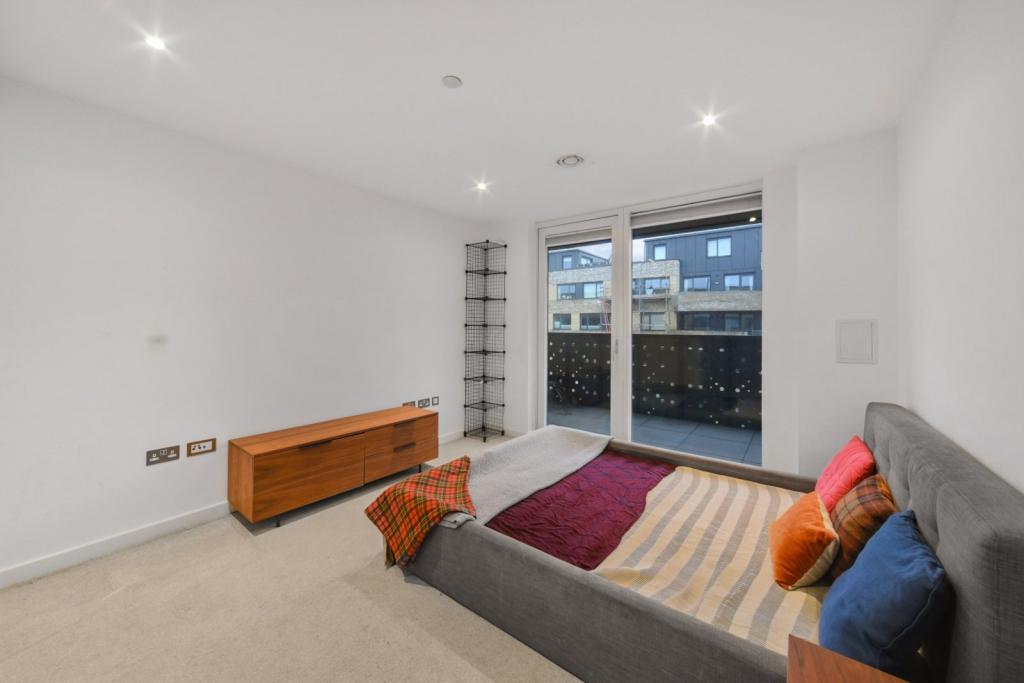 Danson Mews, Walworth, London, SE17 – 1 Bedroom Apartment for Sale – £415,000 Guide Price