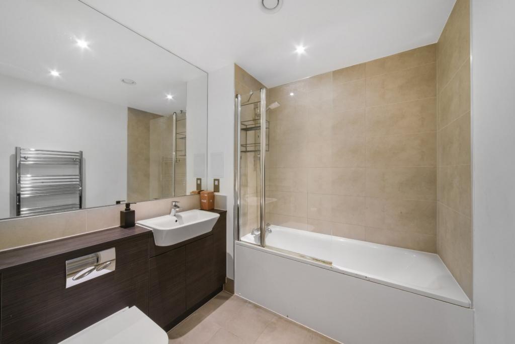 Danson Mews, Walworth, London, SE17 – 1 Bedroom Apartment for Sale – £415,000 Guide Price