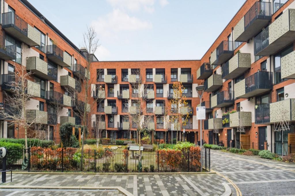 Danson Mews, Walworth, London, SE17 – 1 Bedroom Apartment for Sale – £415,000 Guide Price