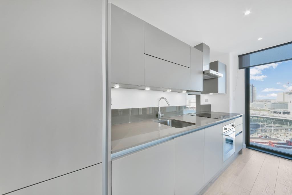 Stratosphere Tower, Great Eastern Road, Stratford, London, E15 – 2 Bedroom Apartment