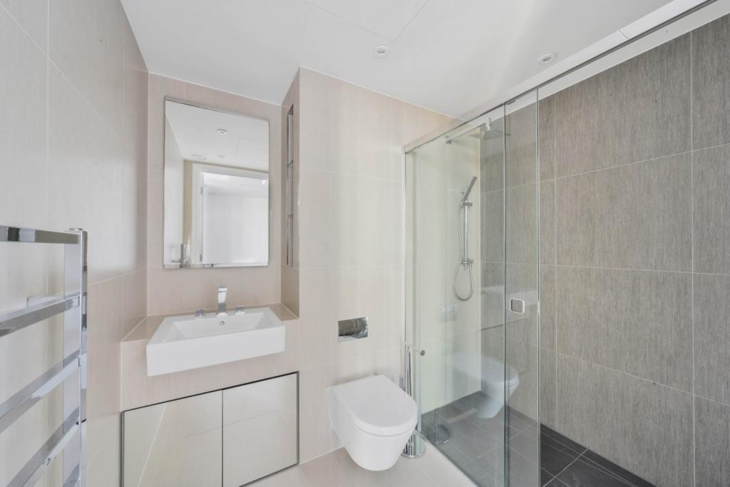 Kingwood House, Goodmans Fields, Chaucer Gardens, Aldgate, London, E1 –2 Bedroom Apartment for Sale