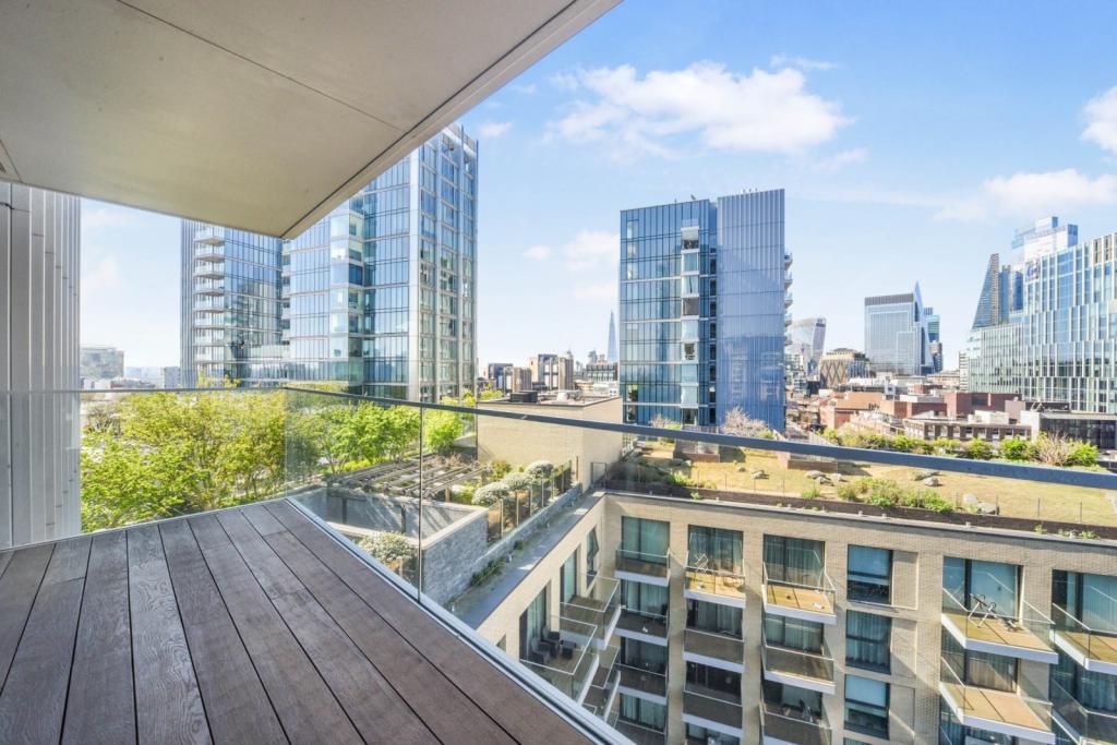Kingwood House, Goodmans Fields, Chaucer Gardens, Aldgate, London, E1 –2 Bedroom Apartment for Sale
