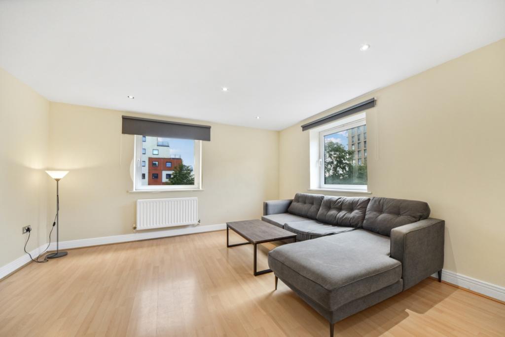 Wards Wharf Approach, Royal Docks, London, E16 – 3 Bedroom Apartment for Sale – £480,000