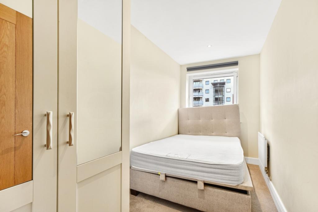 Wards Wharf Approach, Royal Docks, London, E16 – 3 Bedroom Apartment for Sale – £480,000