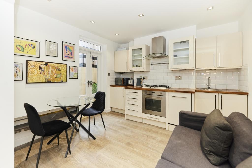 Southwark Park Road – 2 Bedroom Apartment for Sale – £375,000 – Bermondsey,