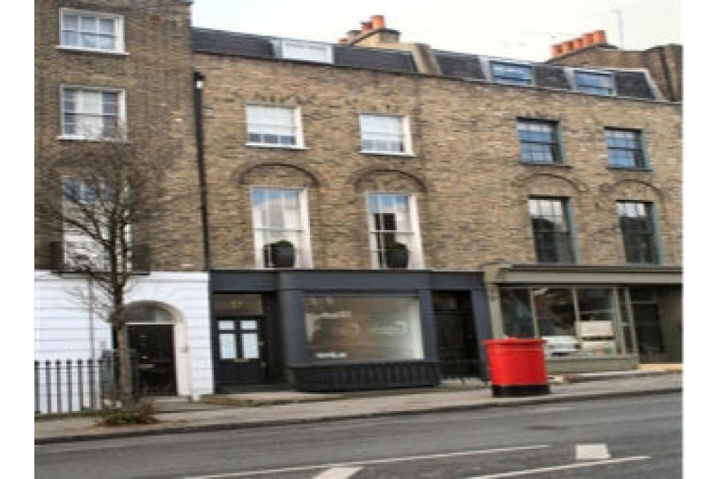57 Amwell Street – Shopfront Retail/Residential – 253 sq ft – Islington, London EC1R