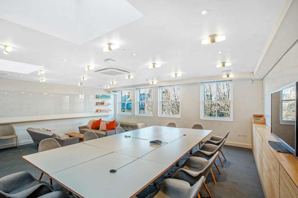 18 Clerkenwell Close – Office Space for Lease – Clerkenwell Submarket,  London EC1R 0AA