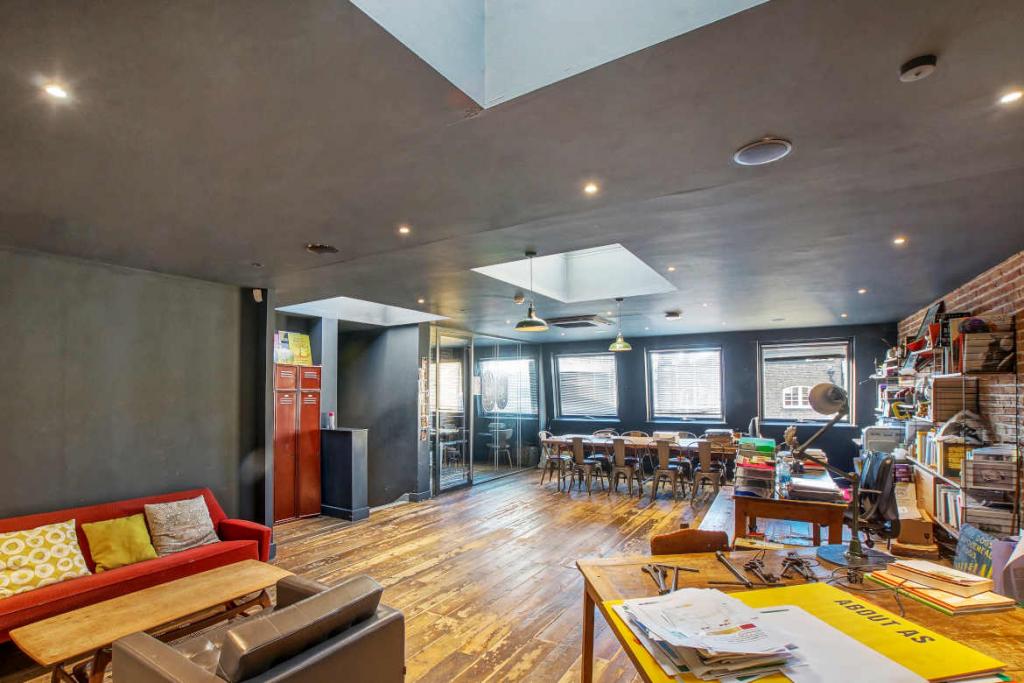 18 Clerkenwell Close – Office Space for Lease – Clerkenwell Submarket,  London EC1R 0AA