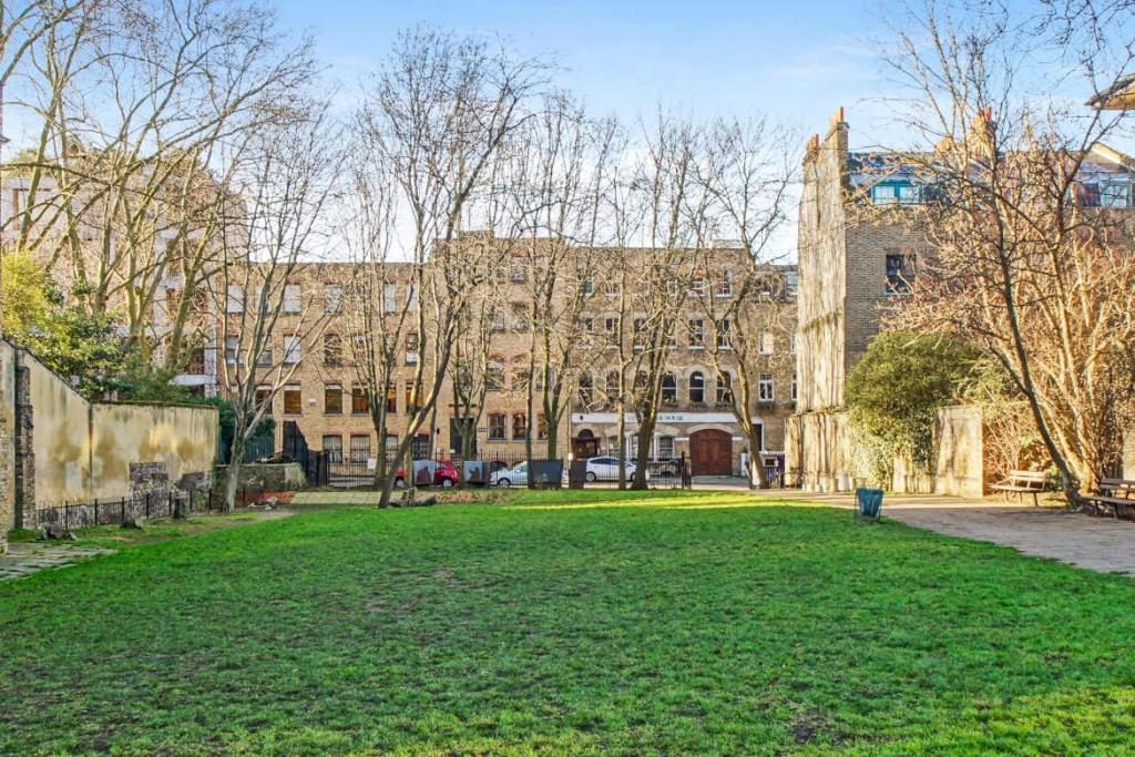 18 Clerkenwell Close – Office Space for Lease – Clerkenwell Submarket,  London EC1R 0AA