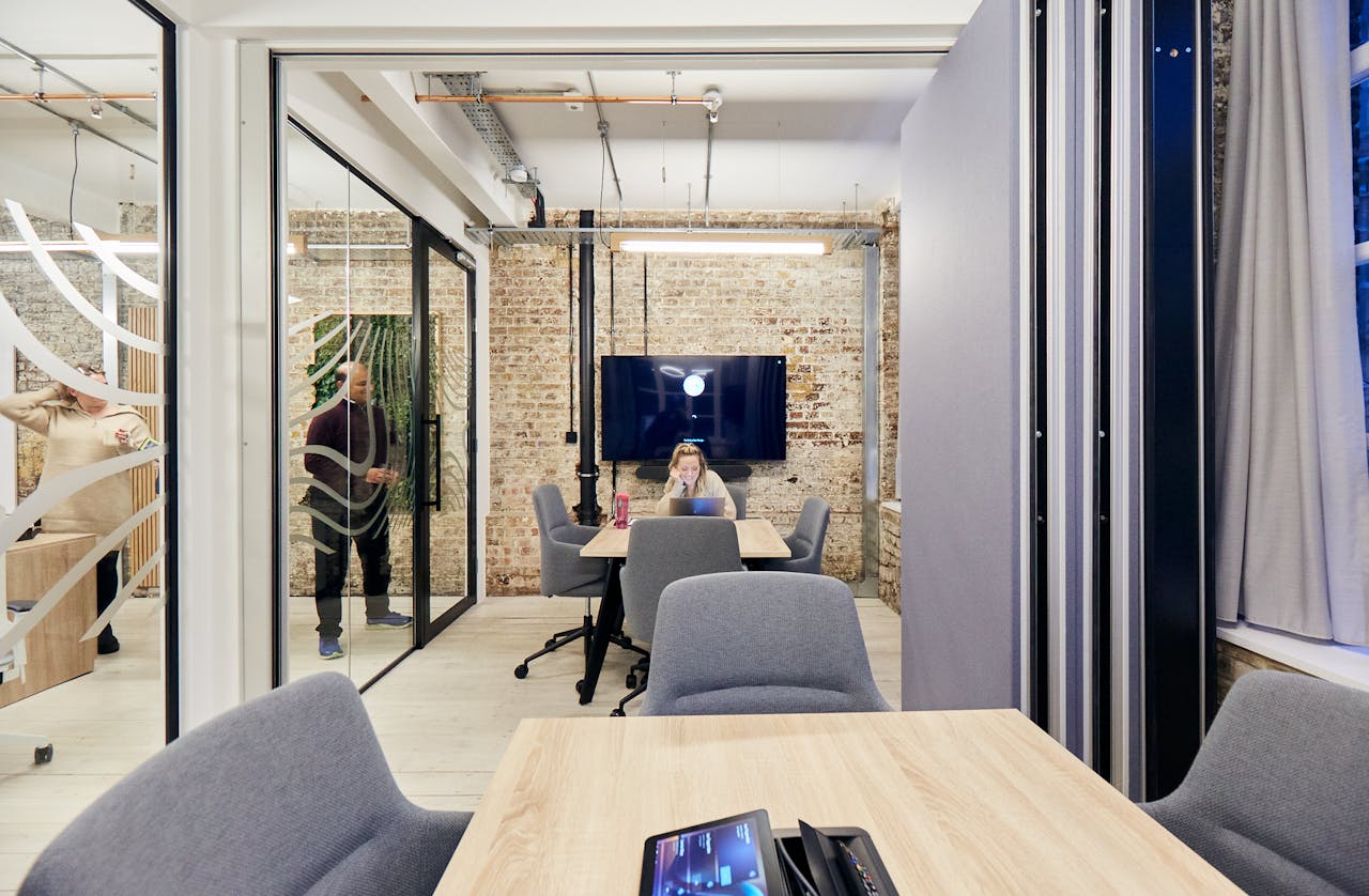 10-11 Clerkenwell Green – Office Space for Lease – Clerkenwell Submarket, London