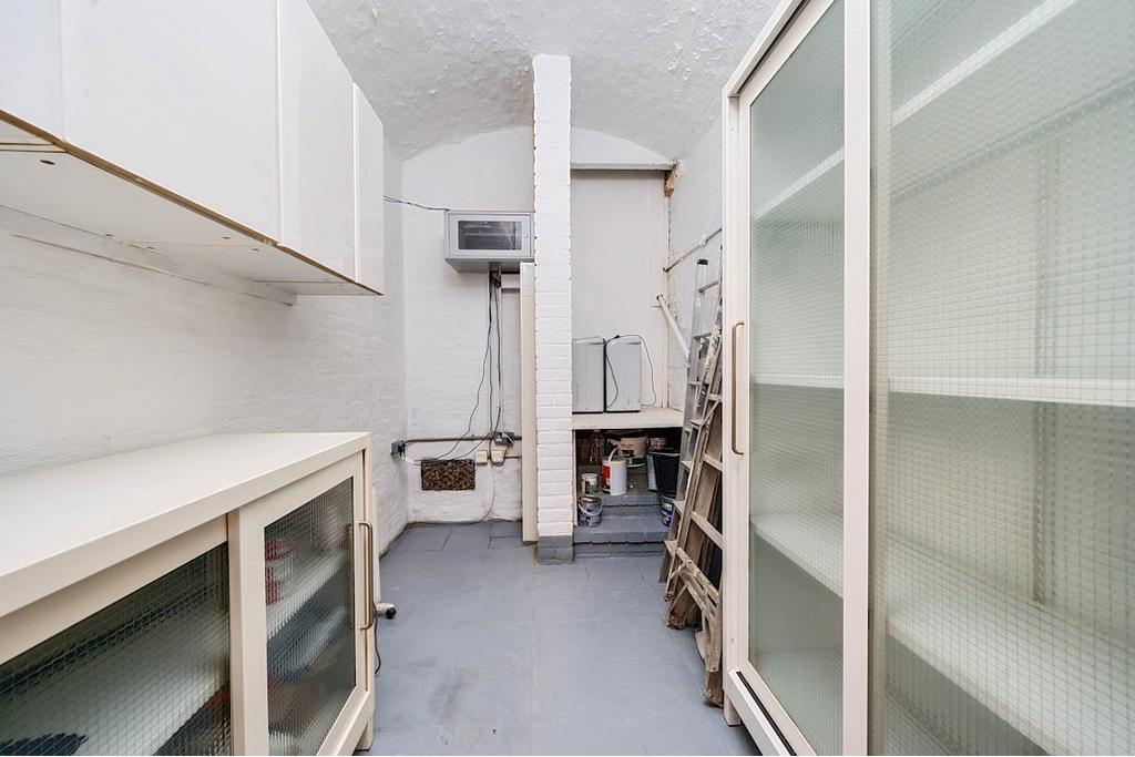 Kingsway Place – Office Unit for Lease – Clerkenwell, London EC1R 0LU