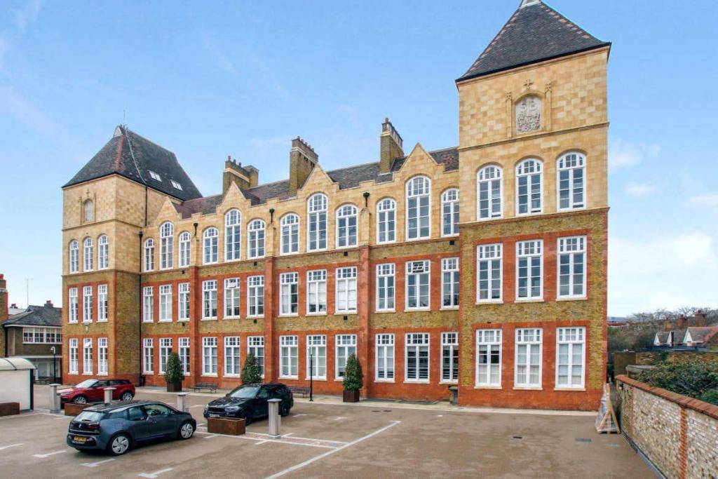 Kingsway Place – Office Unit for Lease – Clerkenwell, London EC1R 0LU