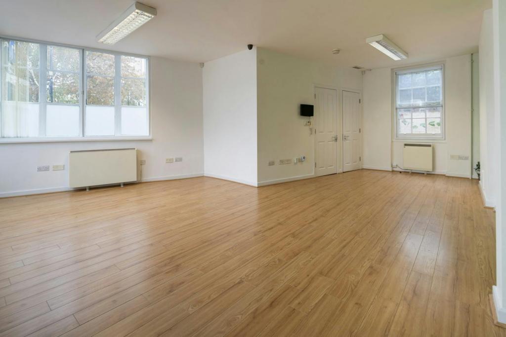 49A Skinner St – Retail/Residential for Sale – Clerkenwell, London EC1R 0HR