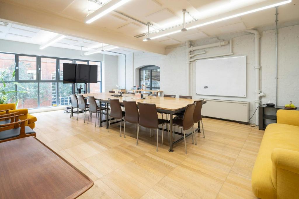 8-10 Warner Street – Light Manufacturing Unit for Lease – Clerkenwell, London EC1R 5HA