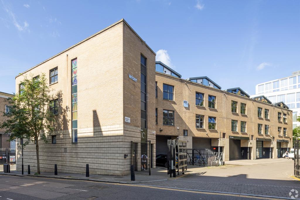 Baker’s Yard – Office Unit for Sale – Clerkenwell, London EC1R 3DF