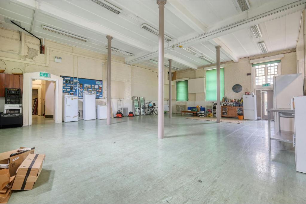 25 Amwell St – Clerkenwell Church Of England Primary School –Schools for Sale,Clerkenwell, London
