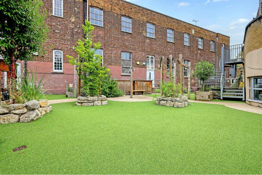 25 Amwell St – Clerkenwell Church Of England Primary School –Schools for Sale,Clerkenwell, London