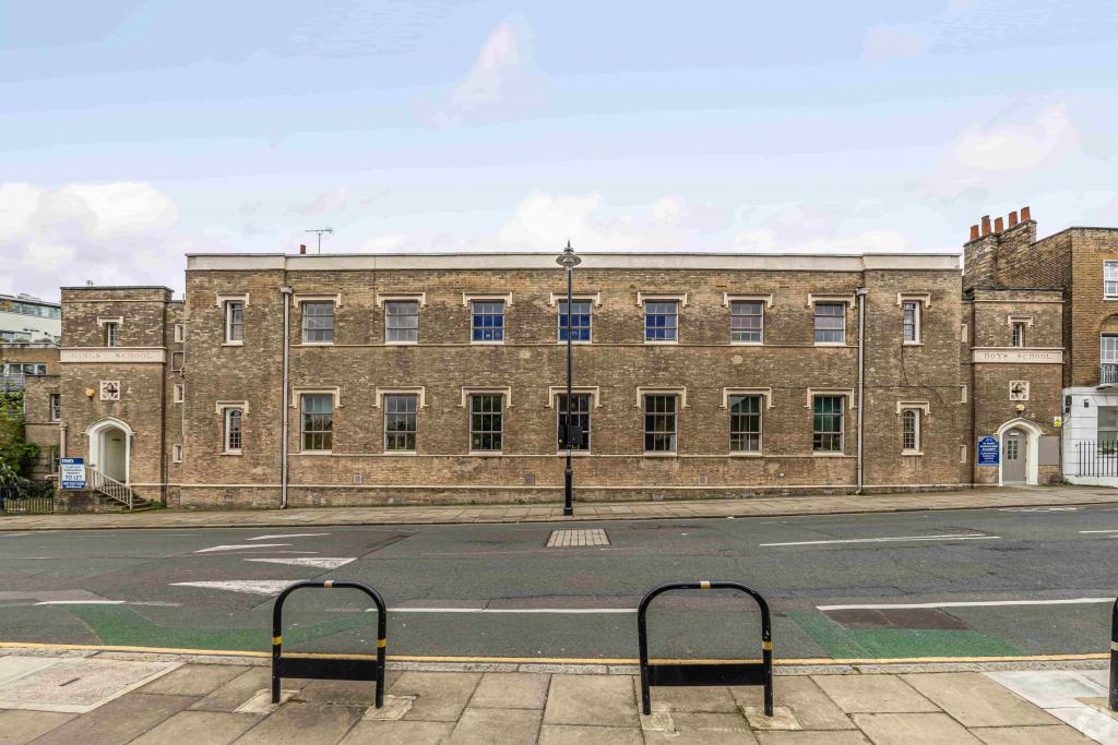 25 Amwell St – Clerkenwell Church Of England Primary School –Schools for Sale,Clerkenwell, London