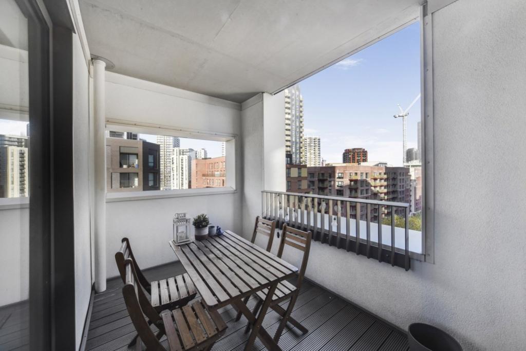 2 Bedroom Apartment for Sale – Elephant Park, Walworth Road, Elephant and Castle,