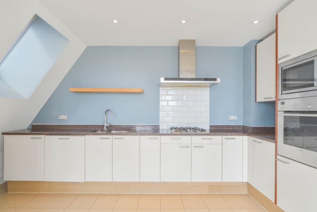 2 Bedroom Penthouse for Sale – Eastern Quay, Rayleigh Road, Royal Docks, London