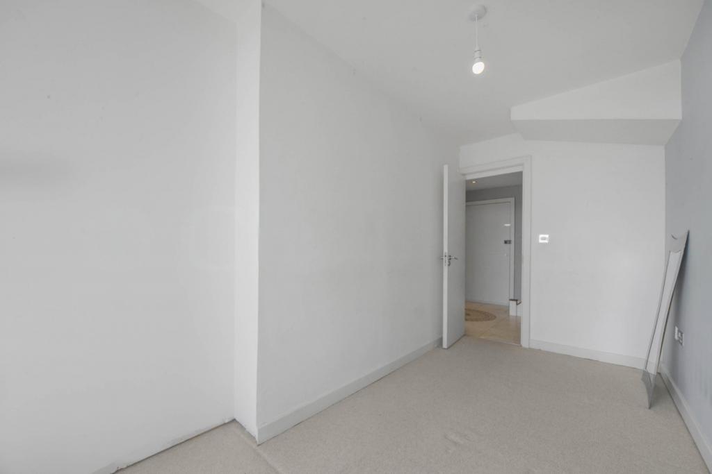 2 Bedroom Penthouse for Sale – Eastern Quay, Rayleigh Road, Royal Docks, London