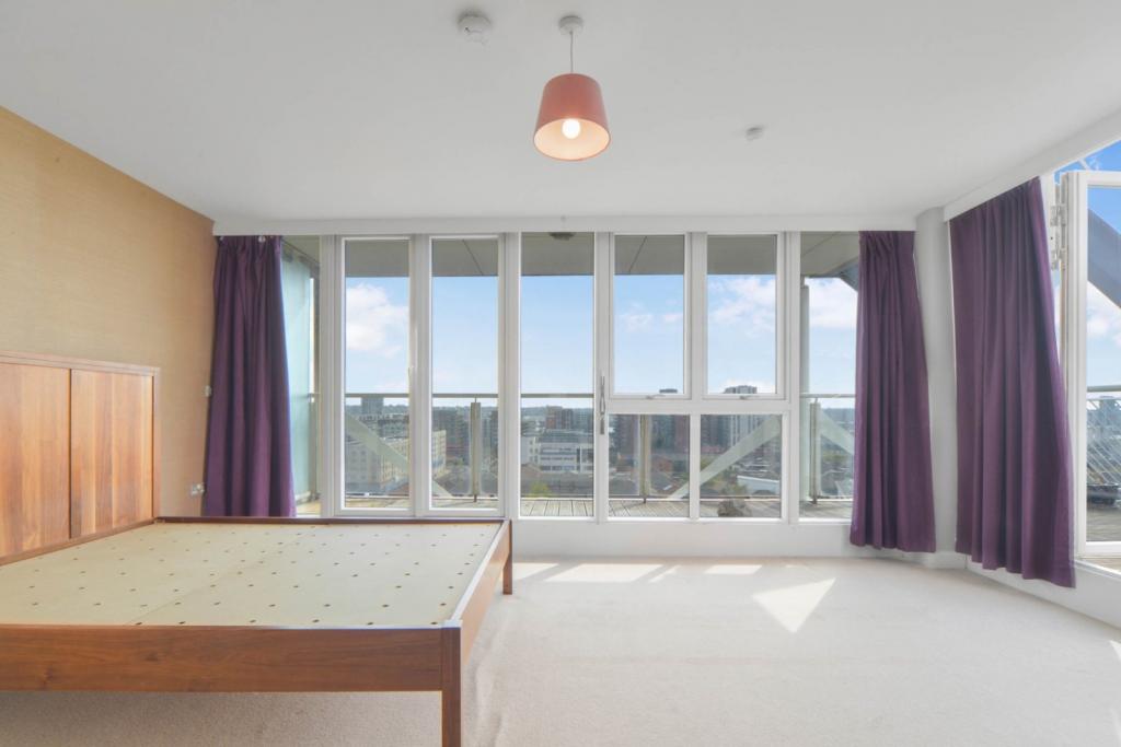 2 Bedroom Penthouse for Sale – Eastern Quay, Rayleigh Road, Royal Docks, London