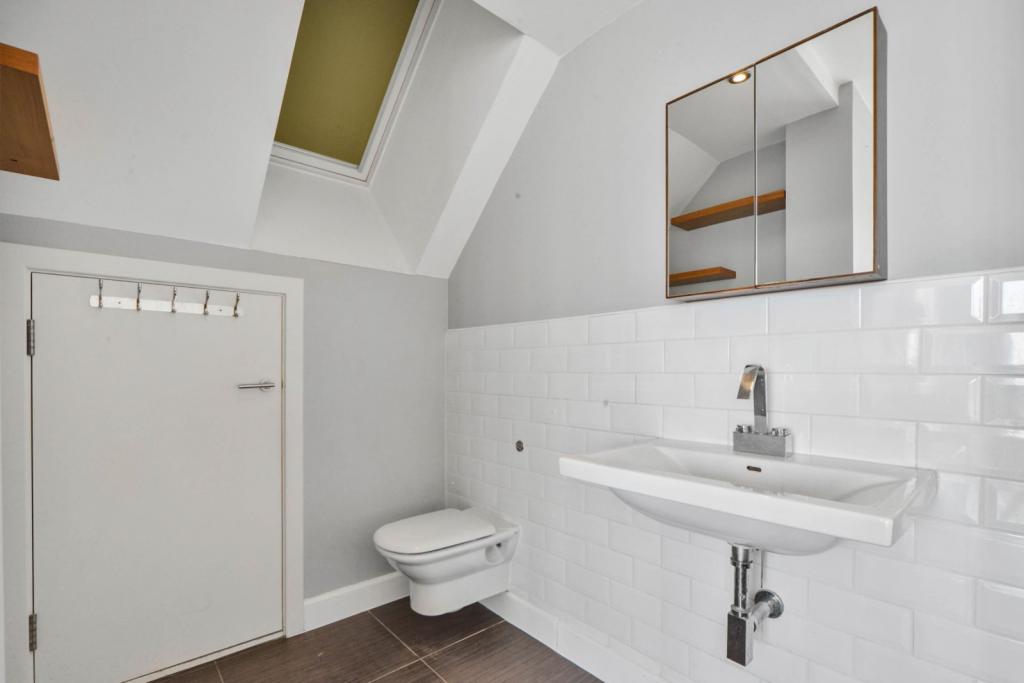 2 Bedroom Penthouse for Sale – Eastern Quay, Rayleigh Road, Royal Docks, London