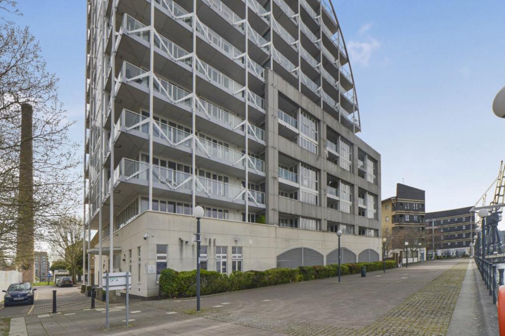 2 Bedroom Penthouse for Sale – Eastern Quay, Rayleigh Road, Royal Docks, London