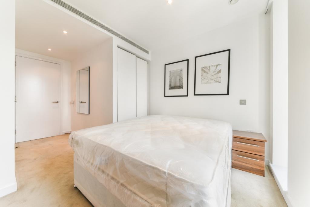 Two-Bedroom Apartment for Sale – Pan Peninsula Square, Canary Wharf, London E14