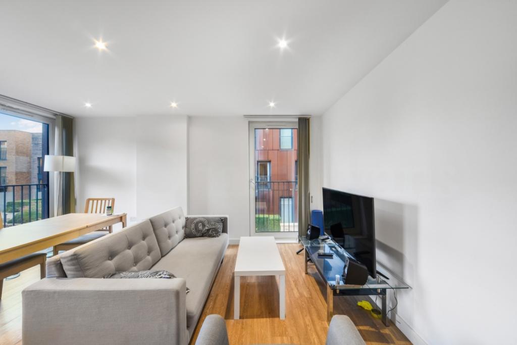 Two-Bedroom Apartment for Sale – Marine Wharf, Royal Victoria Gardens, Surrey Quays, London SE16