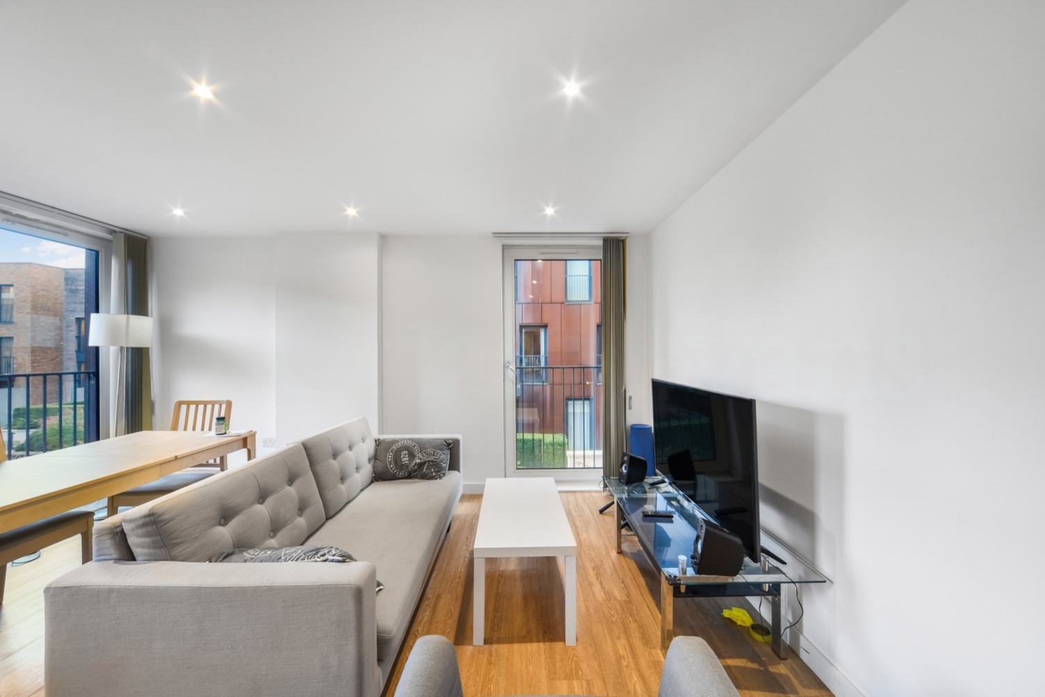 Two-Bedroom Apartment for Sale – Marine Wharf, Royal Victoria Gardens, Surrey Quays, London SE16