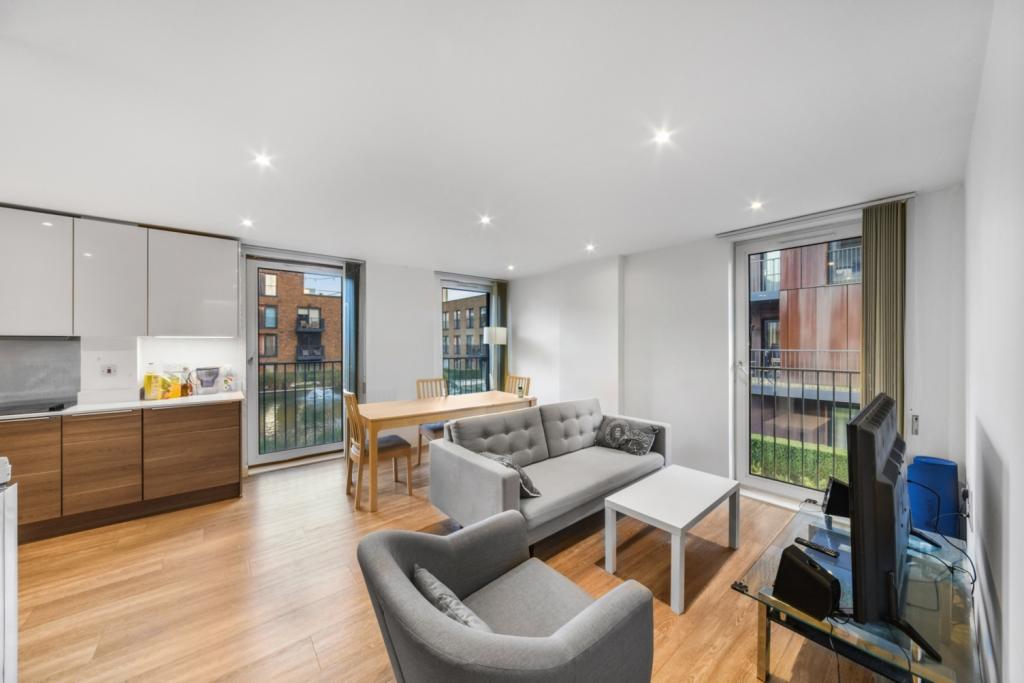 Two-Bedroom Apartment for Sale – Marine Wharf, Royal Victoria Gardens, Surrey Quays, London SE16