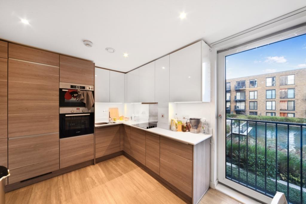 Two-Bedroom Apartment for Sale – Marine Wharf, Royal Victoria Gardens, Surrey Quays, London SE16