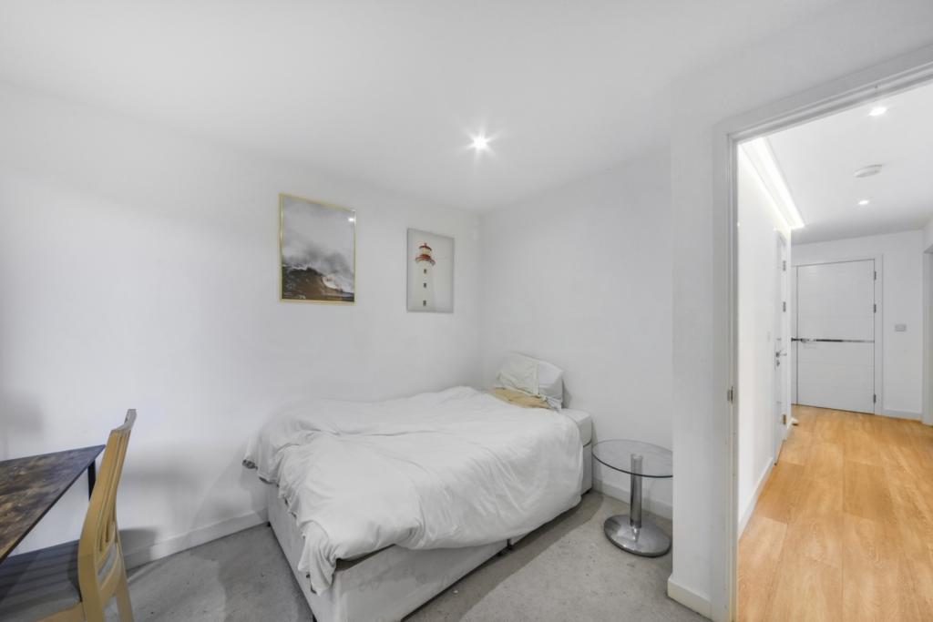 Two-Bedroom Apartment for Sale – Marine Wharf, Royal Victoria Gardens, Surrey Quays, London SE16