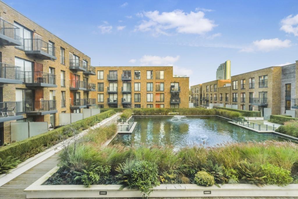 Two-Bedroom Apartment for Sale – Marine Wharf, Royal Victoria Gardens, Surrey Quays, London SE16