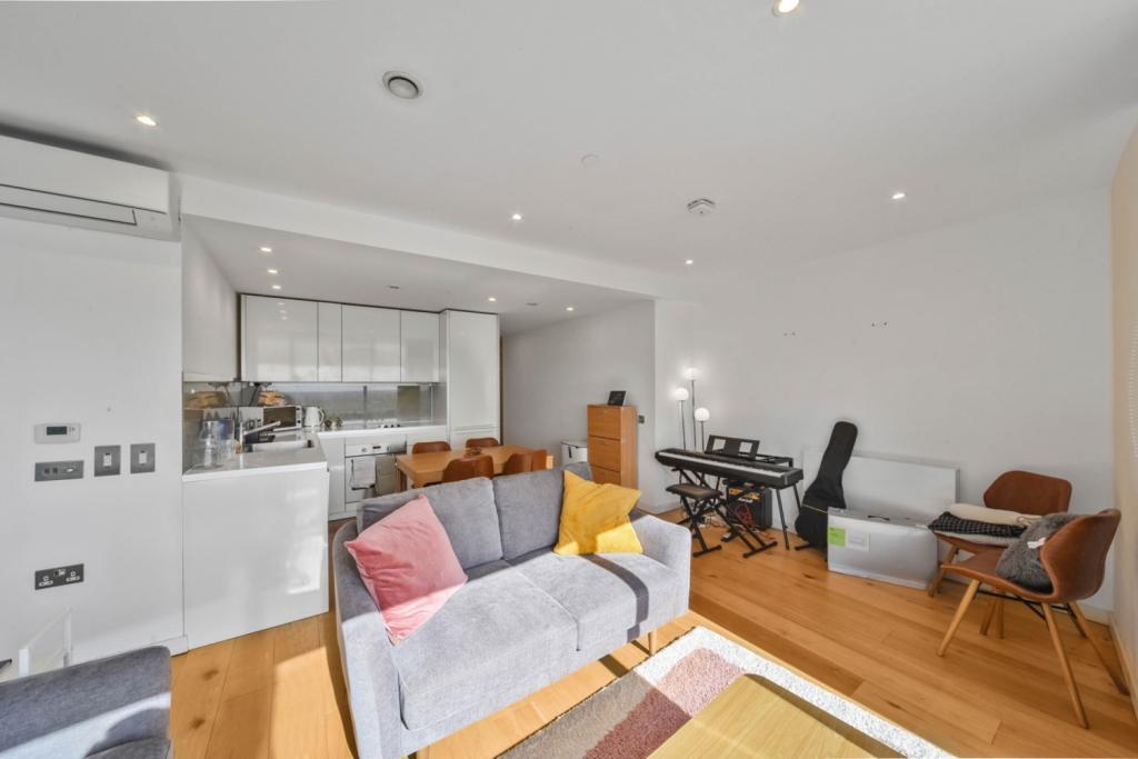 Strata, Walworth Road – 2 Bedroom Apartment for Sale – Elephant and Castle, London SE1