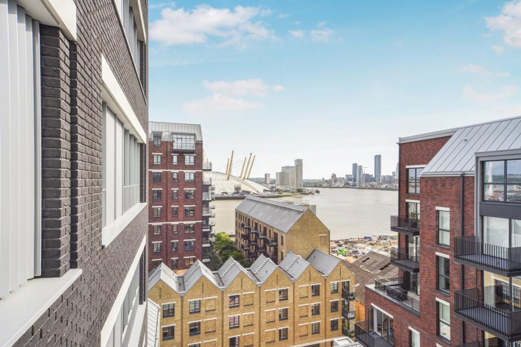 Goodluck Hope Walk, Orchard Place – 2 Bedroom Apartment for Sale – Poplar, London E14