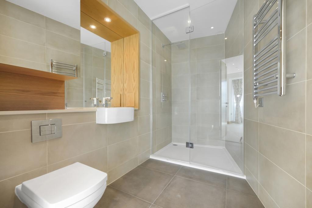 Crossharbour Plaza, Canary Wharf – 2 Bedroom Apartment for Sale – Canary Wharf, London E14