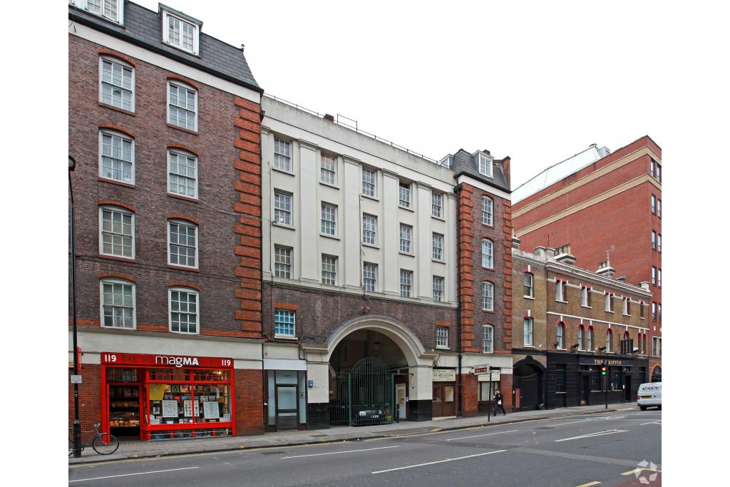 121-123 Clerkenwell Rd – Retail/Office Shopfront for Lease – Clerkenwell, London EC1R 5DB