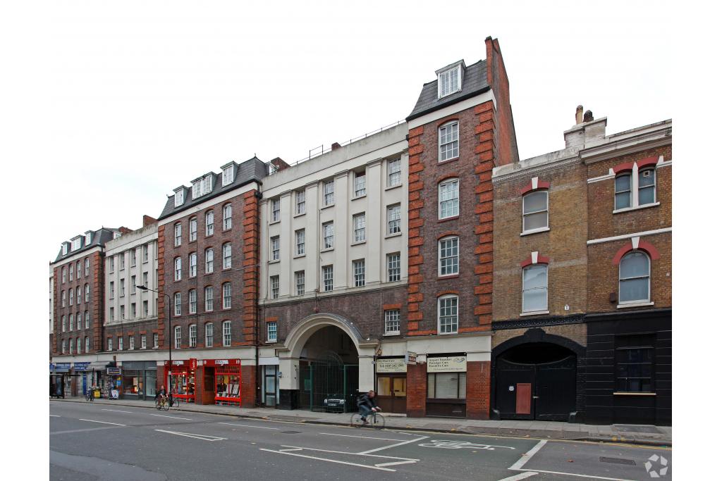 121-123 Clerkenwell Rd – Retail/Office Shopfront for Lease – Clerkenwell, London EC1R 5DB