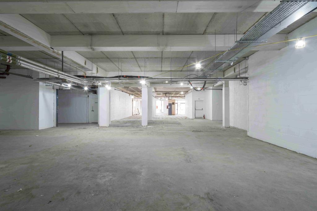 122 Clerkenwell Rd – Shopfront Retail/Residential Unit for Lease – Farringdon, London EC1R 5DL