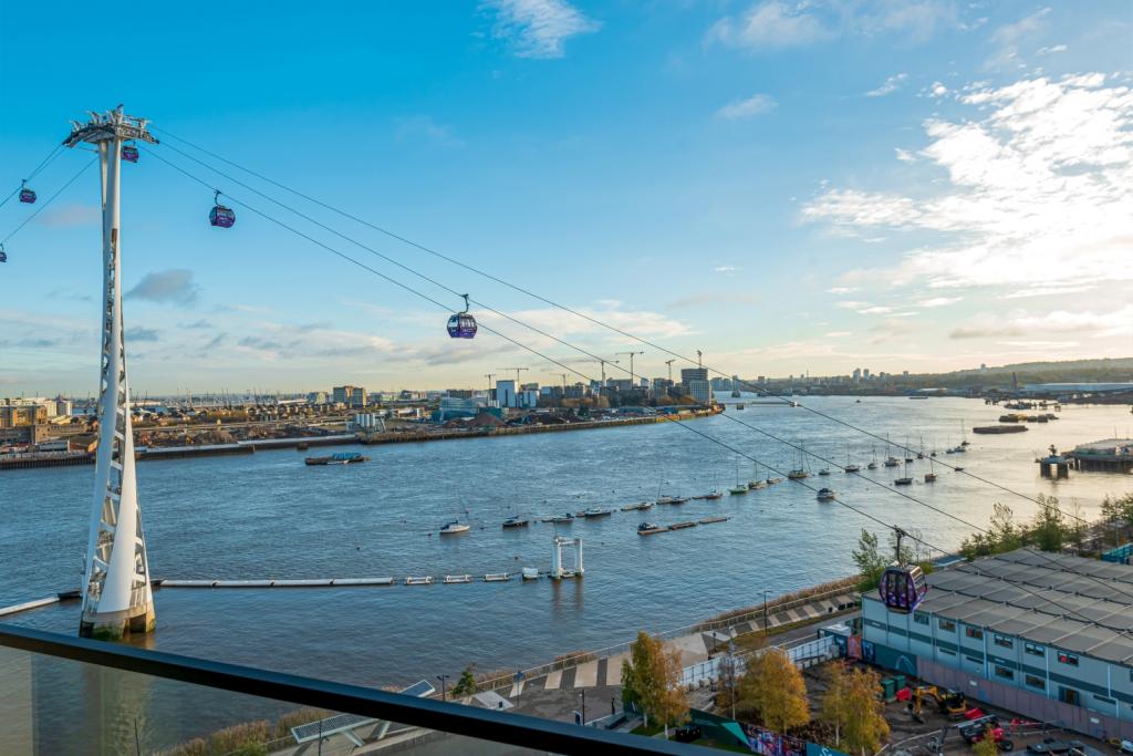 Peninsula Gardens, Chandlers Avenue, Greenwich, London SE10 – Studio Apartment for Sale