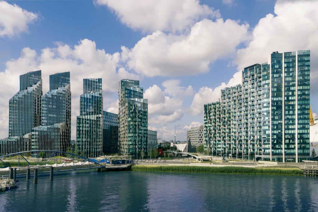 Peninsula Gardens, Chandlers Avenue, Greenwich, London SE10 – Studio Apartment for Sale