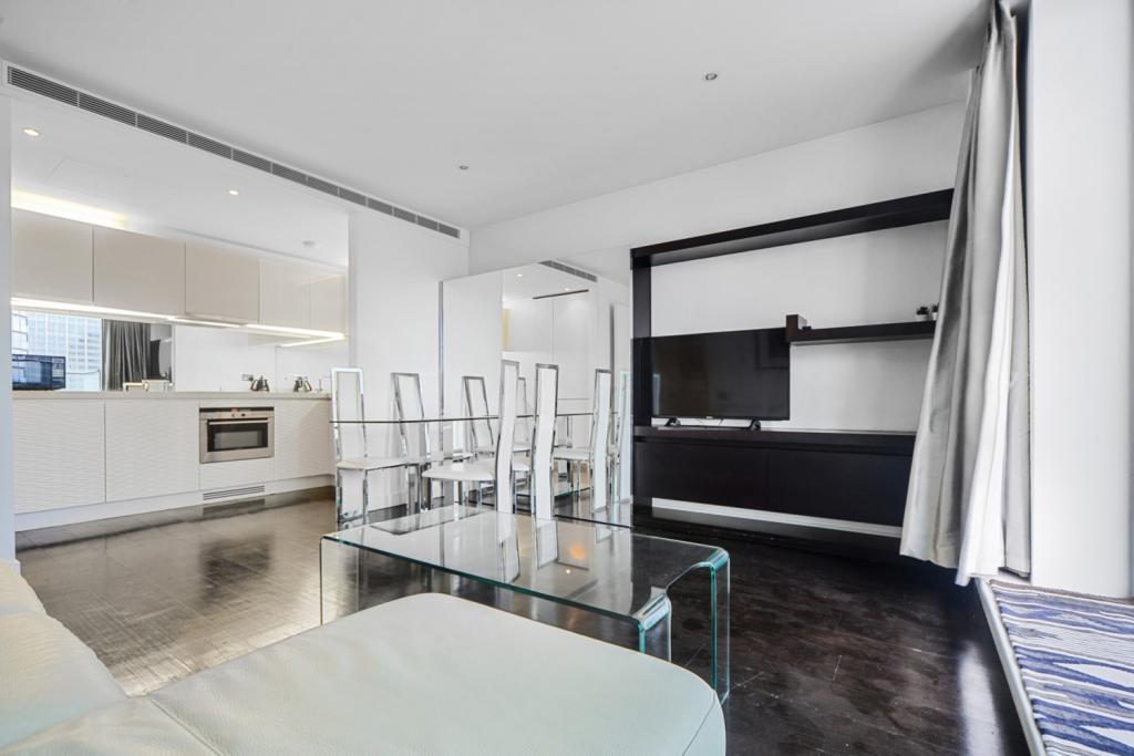 Pan Peninsula Square, Canary Wharf, London E14 – 1 Bedroom Apartment for Sale