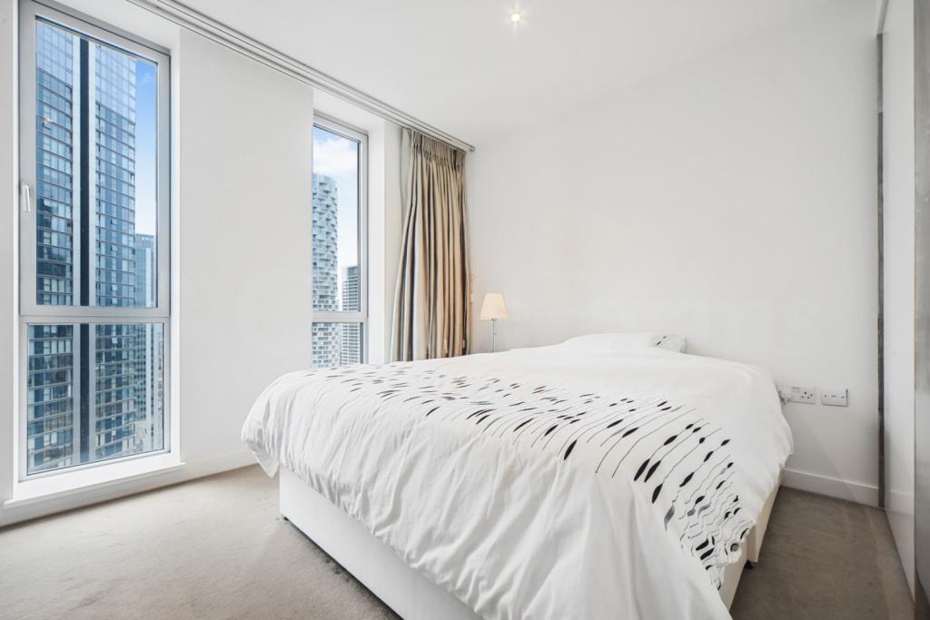 Pan Peninsula Square, Canary Wharf, London E14 – 1 Bedroom Apartment for Sale
