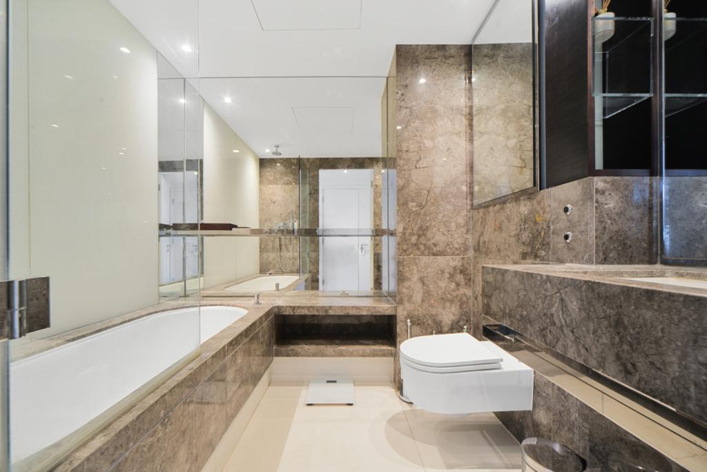 Pan Peninsula Square, Canary Wharf, London E14 – 1 Bedroom Apartment for Sale